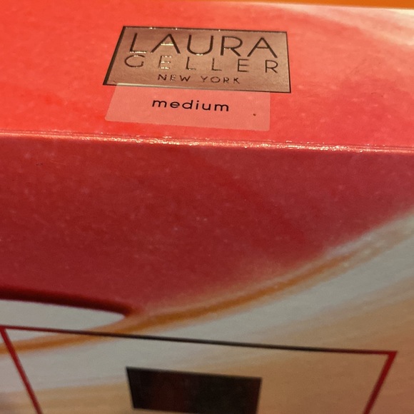 Laura Geller Flawless Fundamentals 4 Piece Collection in Medium NeverUsed